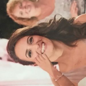 Meet your Posher, Laura